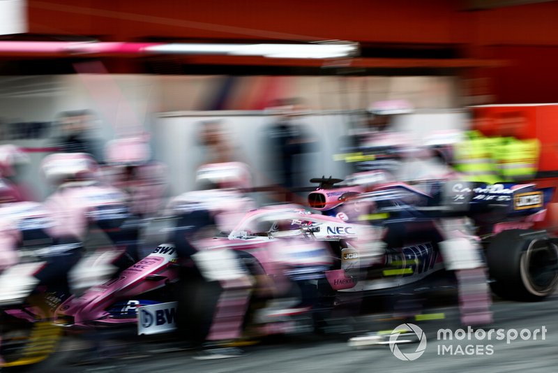 Sergio Perez, Racing Point F1 Team RP19, pit stop