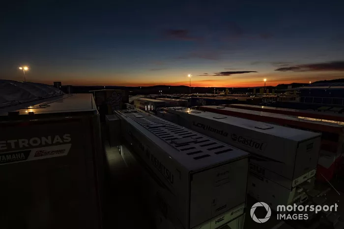 Atardecer en Motorland Aragón