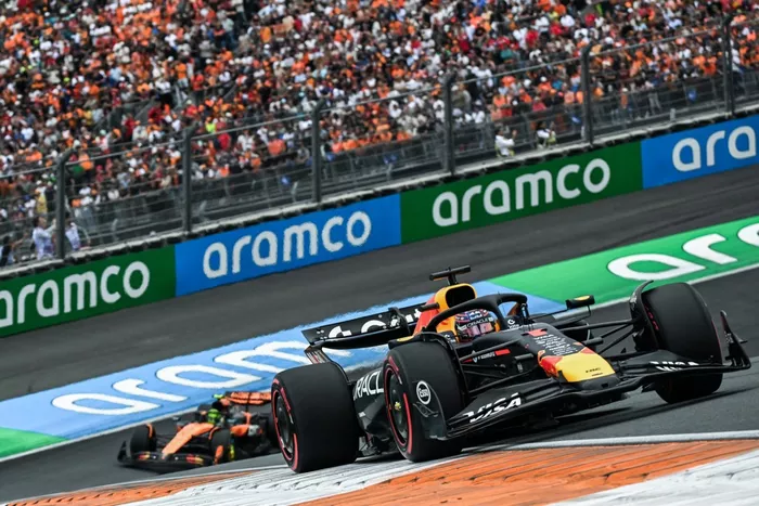 Lando Norris, McLaren, Max Verstappen, Red Bull Racing