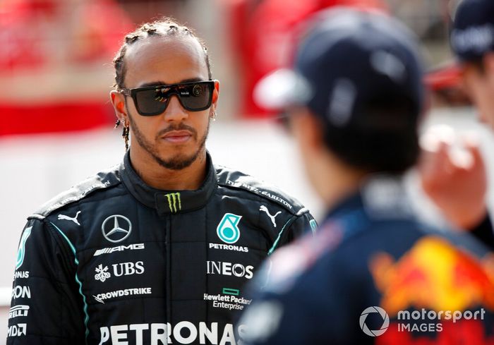 Lewis Hamilton, Mercedes y Sergio Pérez, Red Bull Racing 