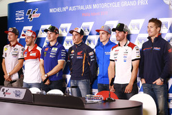 Press conference drivers group photo