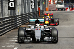 Lewis Hamilton, Mercedes AMG F1 W07 Hybrid
