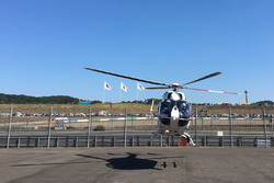 Jorge Lorenzo, Yamaha Factory Racing, es llevado en helicóptero después de su accidente