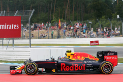 Nico Rosberg, Mercedes AMG F1 W07 Hybrid and Max Verstappen, Red Bull Racing RB12 battle for positio