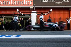 Fernando Alonso, McLaren MP4-31 practica una parada en pits