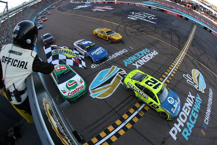 Ryan Blaney, Team Penske Ford, Brad Keselowski, Roush Fenway Keselowski Racing Ford, Kyle Larson, Hendrick Motorsports Chevrolet, Joey Logano, Team Penske Ford