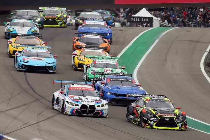 #14 Vasser Sullivan Racing: Jack Hawksworth, Ben Barnicoat