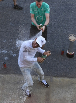 Le vainqueur Lewis Hamilton, Mercedes AMG F1