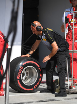 Инженер Pirelli