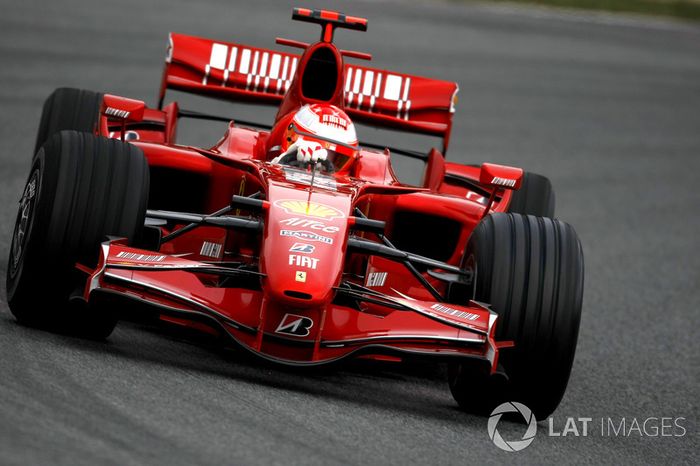 2007: rojo Ferrari