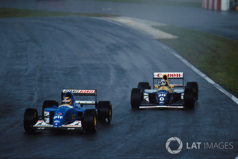 Mark Blundell, Ligier JS39 devant Damon Hill, Williams FW 15C