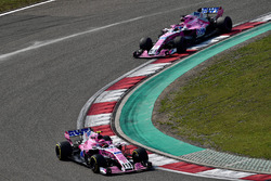 Esteban Ocon, Force India VJM11 y Sergio Pérez, Force India VJM11