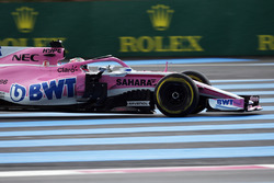 Sergio Perez, Force India VJM11 runs wide