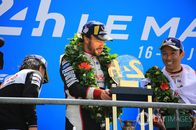 Overall podium: winners Kazuki Nakajima, Fernando Alonso, Toyota Gazoo Racing