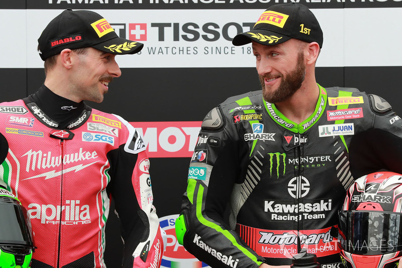 Le poleman Tom Sykes, Kawasaki Racing, le deuxième, Eugene Laverty, Milwaukee Aprilia