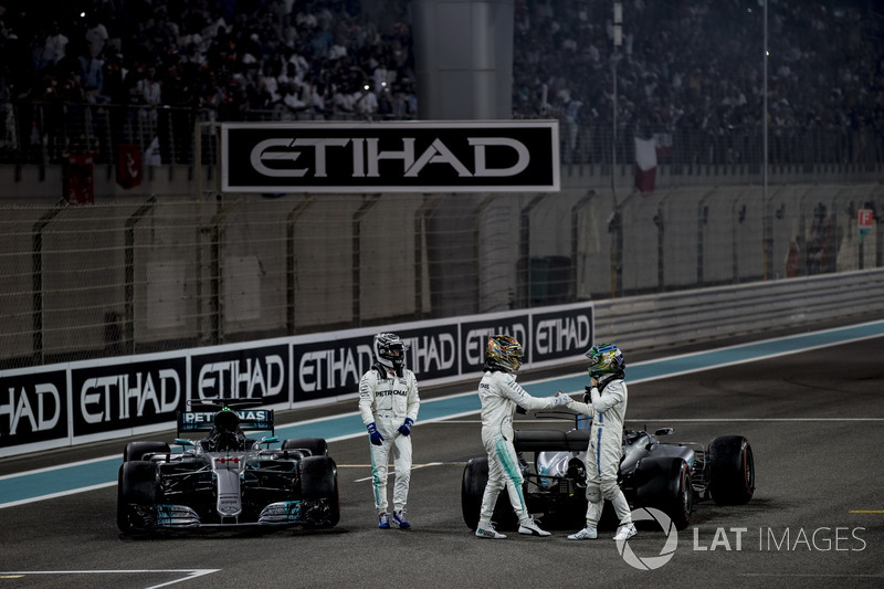 Porém, com os abandonos de Ricciardo e Sainz, ele ainda conseguiu terminar em décimo lugar e marcar um ponto em sua despedida.