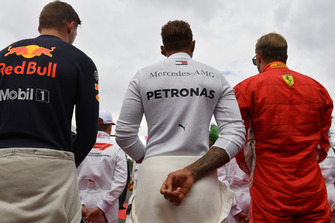 Max Verstappen, Red Bull Racing, Lewis Hamilton, Mercedes AMG F1 and Kimi Raikkonen, Ferrari on the grid