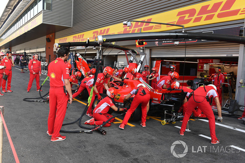 Ferrari, pit stop di prova
