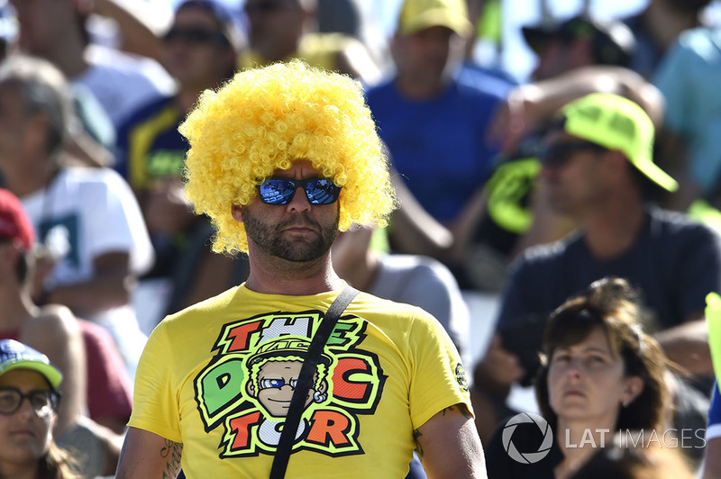 Fan de Valentino Rossi, Yamaha Factory Racing