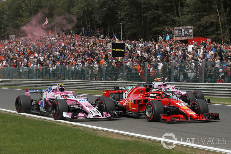 Esteban Ocon, Racing Point Force India VJM11, Sebastian Vettel, Ferrari SF71H, Lewis Hamilton, Mercedes AMG F1 W09 and Sergio Perez, Racing Point Force India VJM11 lap 1