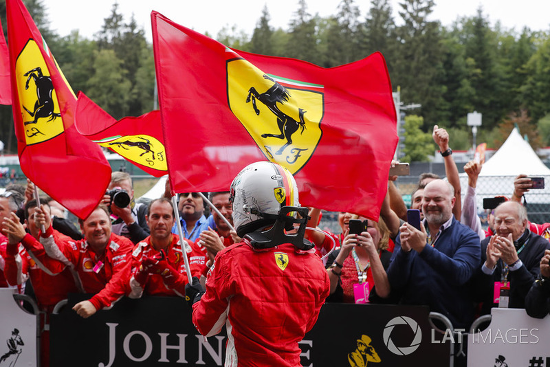 Yarış galibi Sebastian Vettel, Ferrari, parc ferme