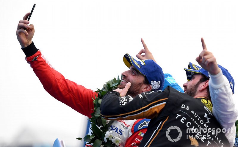 Jérôme d'Ambrosio, Mahindra Racing, M5 Electro, Jean-Eric Vergne, DS TECHEETAH, DS E-Tense FE19, Antonio Felix da Costa, BMW I Andretti Motorsports, BMW iFE.18 take a selfie on the podium