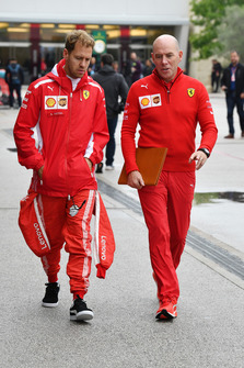 Sebastian Vettel, Ferrari e Jock Clear, Chief Engineer Ferrari, ritornano dall'ufficio degli steward dopo le FP1