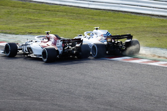 Sergey Sirotkin, Williams FW41, battles with Charles Leclerc, Sauber C37
