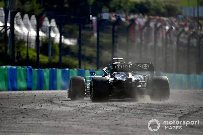 Lewis Hamilton, Mercedes W12, se va de ancho