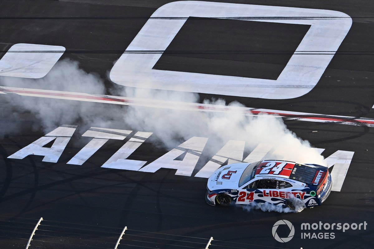 Ganador de la carrera William Byron, Hendrick Motorsports, Liberty University Chevrolet Camaro