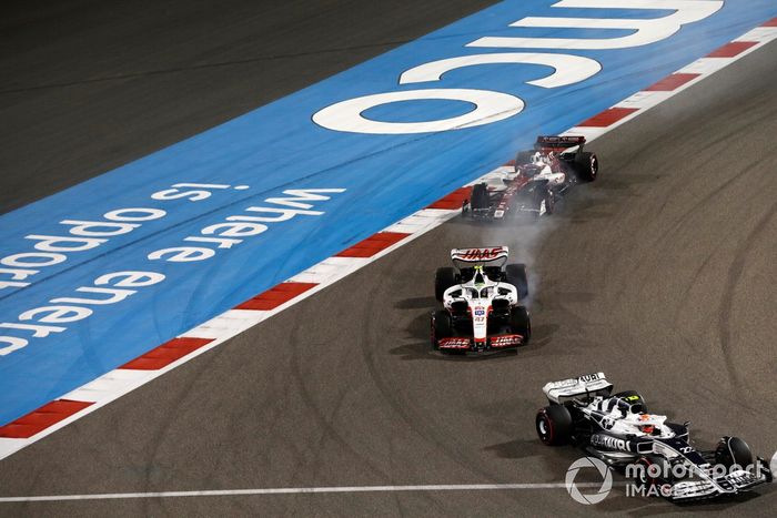 Yuki Tsunoda, AlphaTauri AT03, Mick Schumacher, Haas VF-22, Valtteri Bottas, Alfa Romeo C42