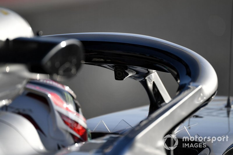 Dettaglio della telecamera sull'halo della monoposto di Lewis Hamilton, Mercedes-AMG F1 W10 EQ Power+