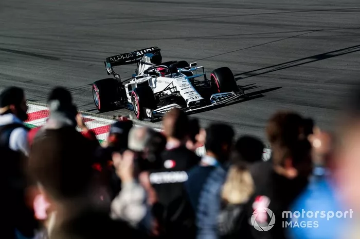 11º Pierre Gasly, AlphaTauri AT01: 1:17.783 (con neumáticos C4)