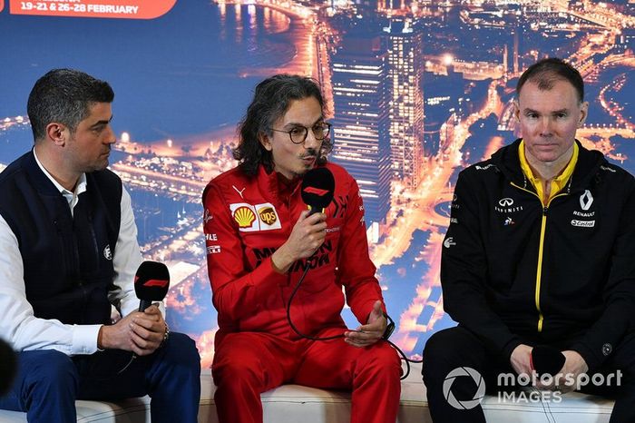 Michael Masi, Director de Carrera, Laurent Mekies, Director Deportivo, Ferrari y Alan Permane, Director Deportivo, Renault Sport F1 Team en la conferencia de prensa