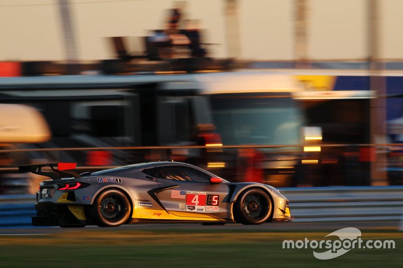 #4 Corvette Racing Corvette C8.R: Oliver Gavin, Tommy Milner, Marcel Fässler