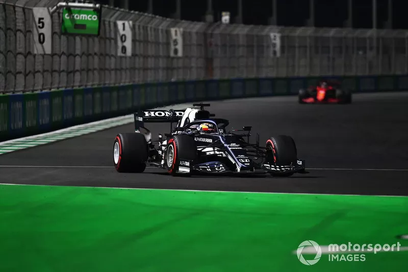 Yuki Tsunoda, AlphaTauri AT02, Charles Leclerc, Ferrari SF21