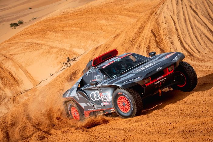 #202 Team Audi Sport Audi: Carlos Sainz, Lucas Cruz