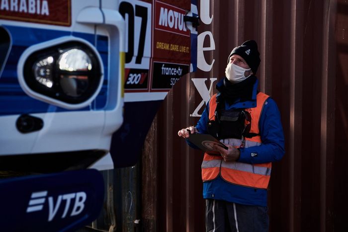 Embarque del Dakar 2021 en Marsella