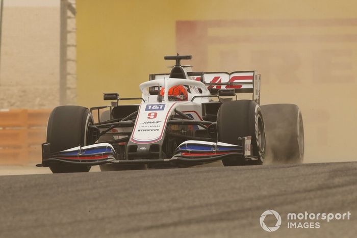 17º Nikita Mazepin, Haas VF-21, 1:31.531 (con neumáticos C4)