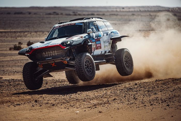 #217 X-raid Mini JCW Team Mini John Cooper Works Rally Plus: Krzysztof Hołowczyc, Łukasz Kurzeja