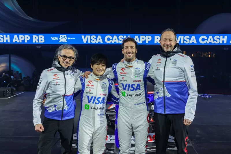 Peter Bayer, CEO Racing Bulls, Yuki Tsunoda e Daniel Ricciardo, Racing Bulls, Laurent Mekies, Team Principal Racing Bulls