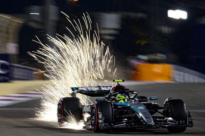 Lewis Hamilton, Mercedes W15