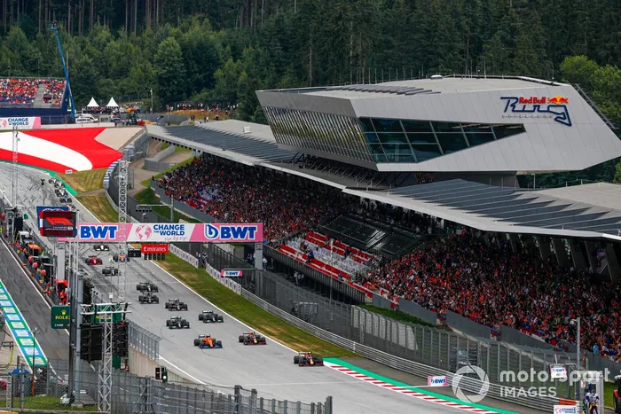 Max Verstappen, Red Bull Racing RB16B, Sergio Pérez, Red Bull Racing RB16B, Lando Norris, McLaren MCL35M, Lewis Hamilton, Mercedes W12, Valtteri Bottas, Mercedes W12