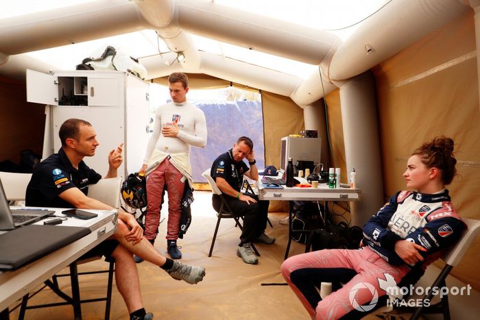 Timmy Hansen, Andretti United Extreme E, Catie Munnings, Andretti United Extreme E, en pits