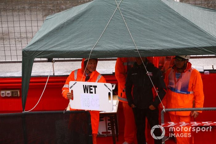 Lluvia en el  paddock
