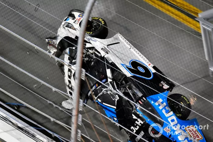 Newman foi levado para o hospital, onde ficou em observação por três dias. 