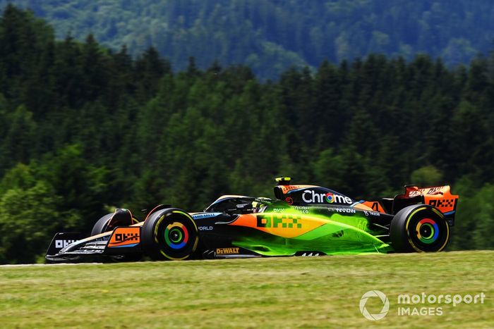 Lando Norris, McLaren MCL60, con pintura aerodinámica aplicada