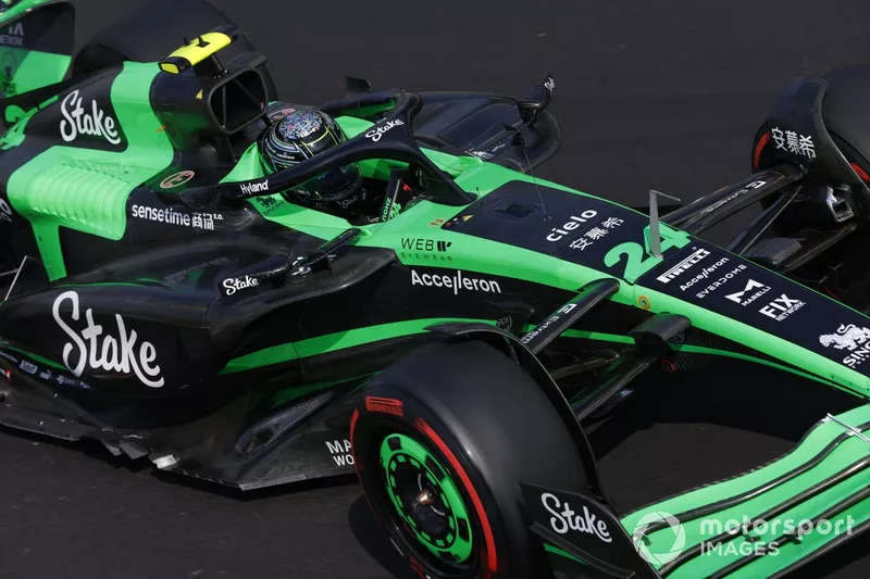 Zhou Guanyu, Stake F1 Team KICK Sauber C44
