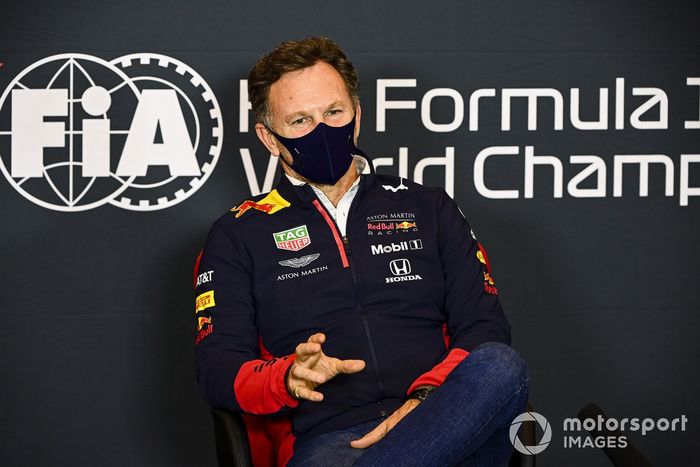 Christian Horner, director del equipo, Red Bull Racing, en la conferencia de prensa