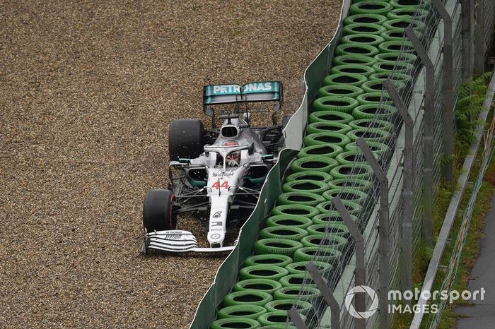 Choque de Lewis Hamilton, Mercedes AMG F1 W10 con el muro